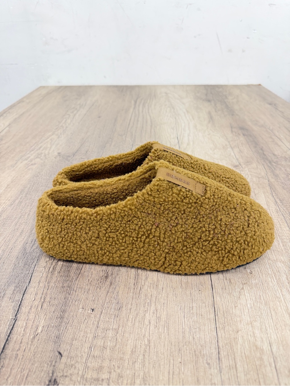 Bombas Sherpa Slip-On Slippers in Mustard Gold - Picture 2 of 7